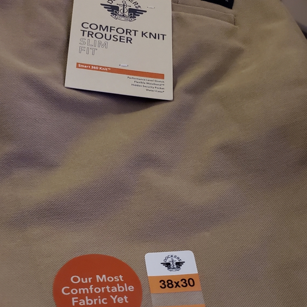 Brand new men's dockers dress pants